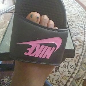 Nike flip flops